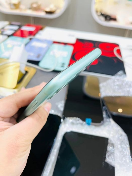 Hình ảnh đội ngũ kỹ thuật viên tại Gia Hưng Store
