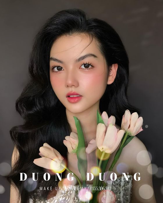 Khám phá không gian đào tạo đầy sáng tạo tại Dương Dương Makeup Academy (Tonny Studio) qua những hình ảnh chân thực nhất.