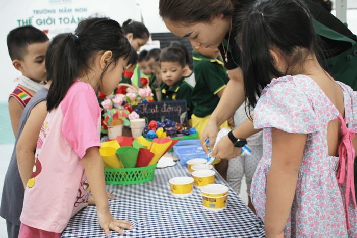 Hoạt động vui chơi sáng tạo của các bé tại Mầm Non Global World