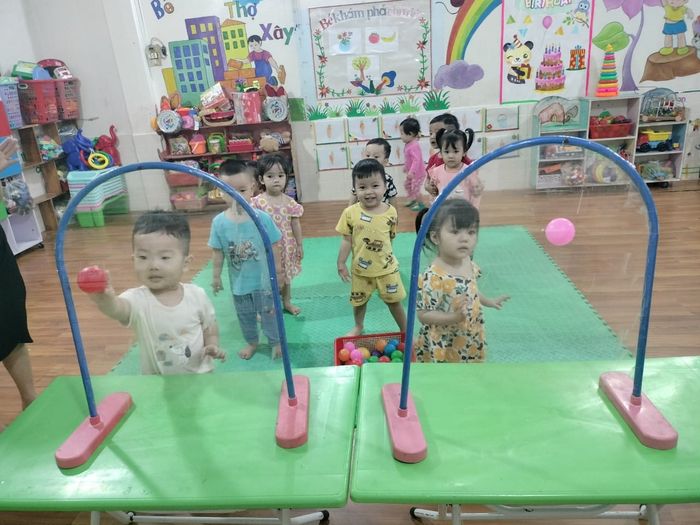 Hoạt động vui chơi ngoài trời tại Mầm Non Phượng Hồng
