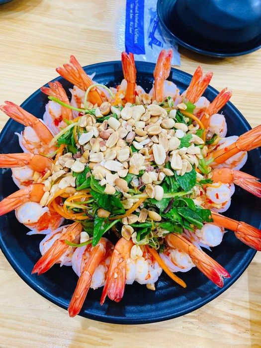 Không gian ẩm thực biển đầy lôi cuốn tại Nhà Hàng Lam Giang Cửa Hội