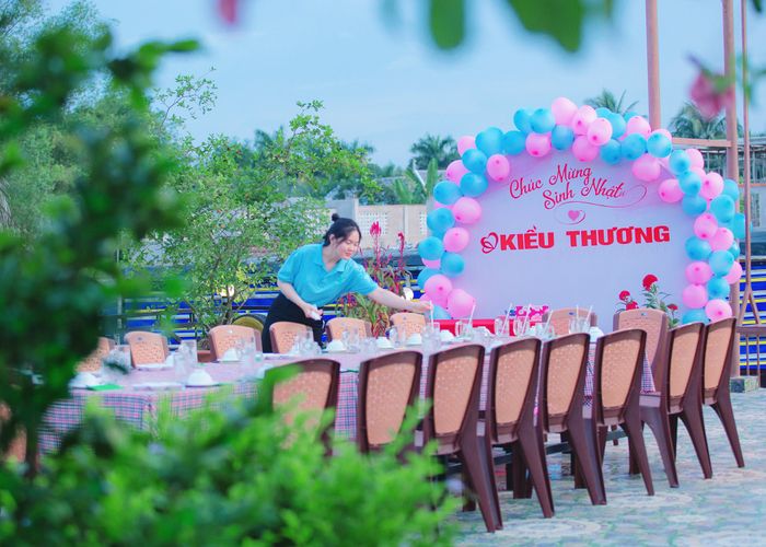Bữa tiệc sinh nhật lãng mạn bên sông tại Ẩm Thực Ven Sông