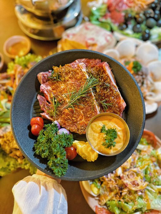 Không gian cổ điển đầy mộng mơ tại Vườn Mơ Quán - Ảnh 1