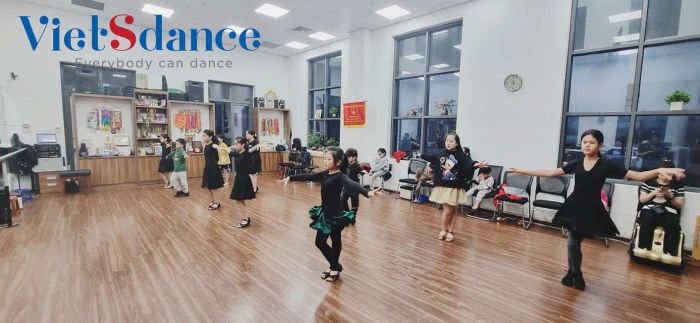 Trung tâm khiêu vũ thể thao VietSdance - Hình ảnh 2