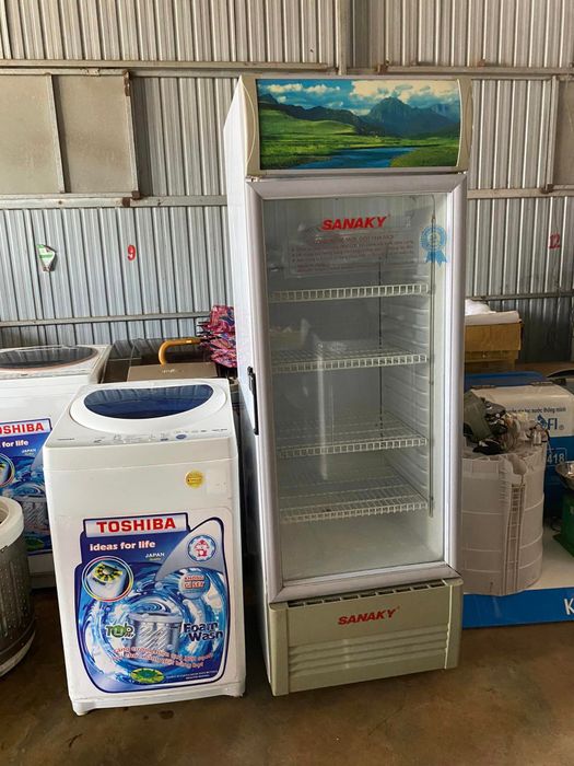 Hình ảnh đội ngũ kỹ thuật viên Điện lạnh Thái Linh làm việc