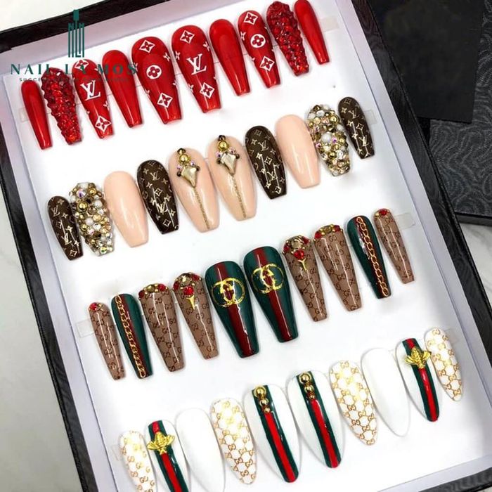 Không gian trưng bày ấn tượng tại Phụ Kiện Nail Mi - Hương Giang