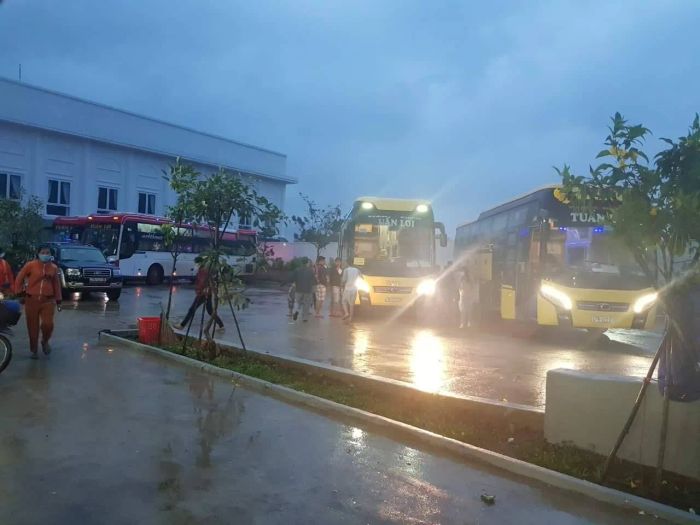 Hệ thống giải trí và tiện ích trên xe Tuấn Lợi