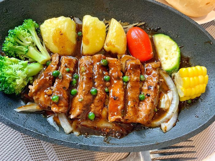 Không gian sang trọng và hiện đại tại NHẢY Restaurant