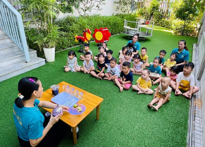 Khuôn viên xanh mát tại Mầm Non Xanh Tuệ Đức