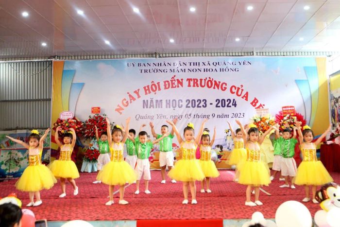 Hình ảnh ấm áp: Giờ học sáng tạo đầy màu sắc tại lớp học Trường Mầm non Hoa Hồng