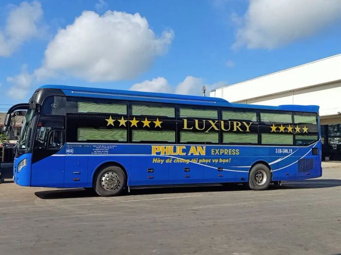 Nội thất sang trọng trên xe giường nằm Phúc An