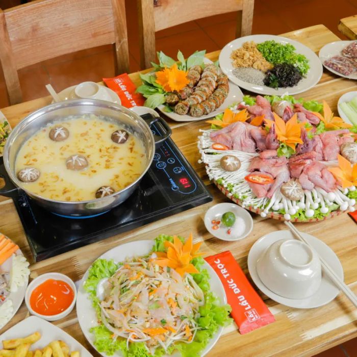 [Hình ảnh] Lẩu Đức Trọc - Bữa tiệc lẩu đa sắc màu hương vị