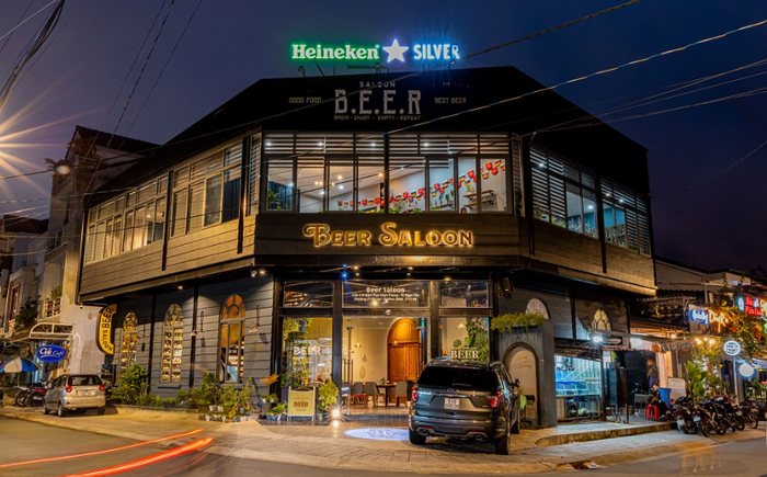 Không gian sang trọng với bộ sưu tập bia ấn tượng tại Beer Saloon - Ảnh 1
