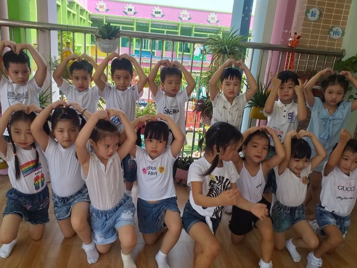 Hoạt động ngoại khóa đầy màu sắc tại Trường Mầm Non Trí Nhân