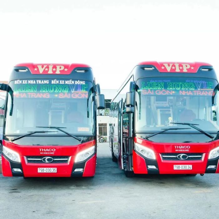 Hình ảnh đội xe Limousine hiện đại của Nhà Xe Liên Hưng