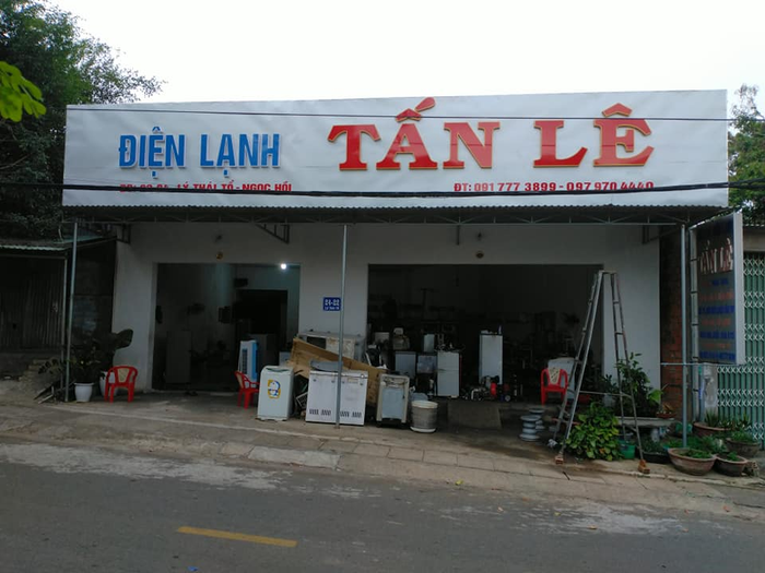 Không gian làm việc chuyên nghiệp tại Điện cơ - Điện lạnh Tấn Lê