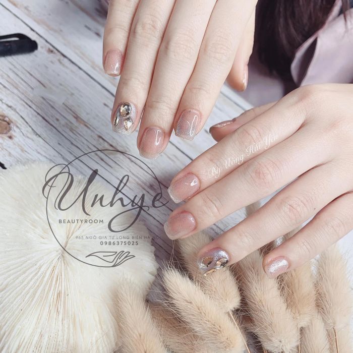 Unhye Nail ảnh 2 - Sắc màu rực rỡ kể câu chuyện riêng bạn