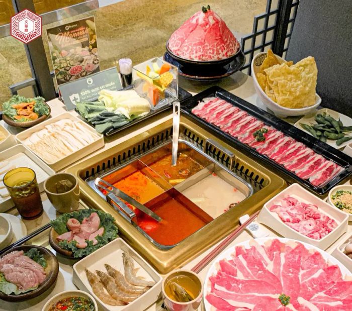 Không gian ấm cúng và món ngon đặc trưng tại Manwah