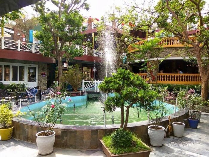 Không gian thơ mộng tại Điện Ảnh II về đêm
