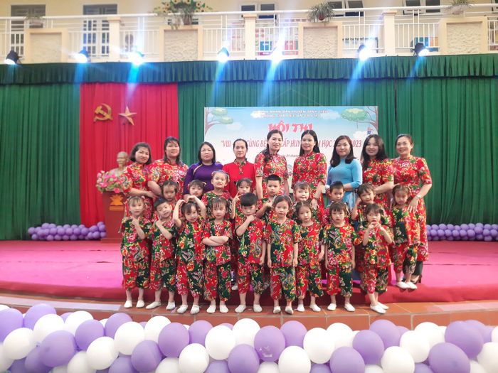 Giờ học sáng tạo tại Trường Mầm non Đồng Văn
