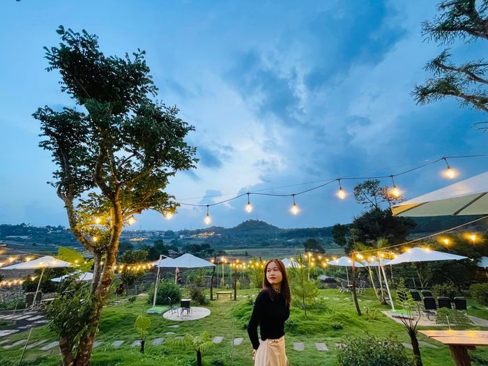 View thung lũng tuyệt đẹp từ Tây Hồ Coffee