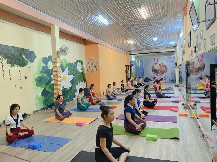 CLB Yoga Trúc Poly Kon Tum - Hình ảnh 1