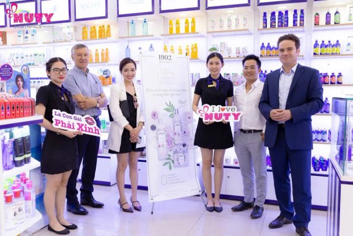 Không gian mua sắm sang trọng tại Nuty Cosmetics