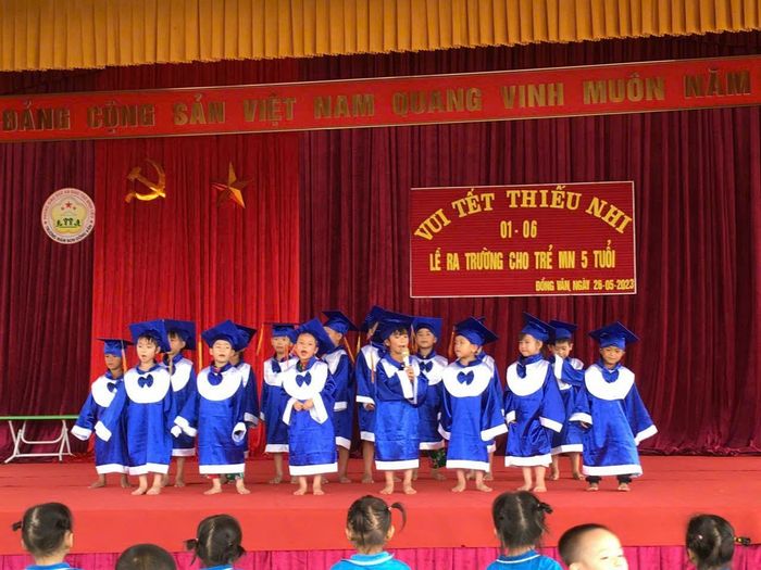 Khuôn viên xanh mát của Trường Mầm non Đồng Văn