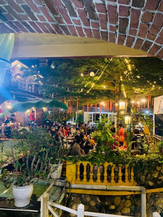 Góc view đẹp mê hoặc tại Điện Ảnh II