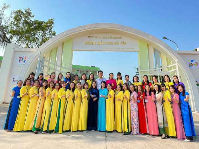 Hình ảnh đầu tiên về Trường Mầm Non Hải Yên - Ngôi trường xanh mát với khuôn viên rộng rãi, nơi trẻ thỏa sức vui chơi và học tập