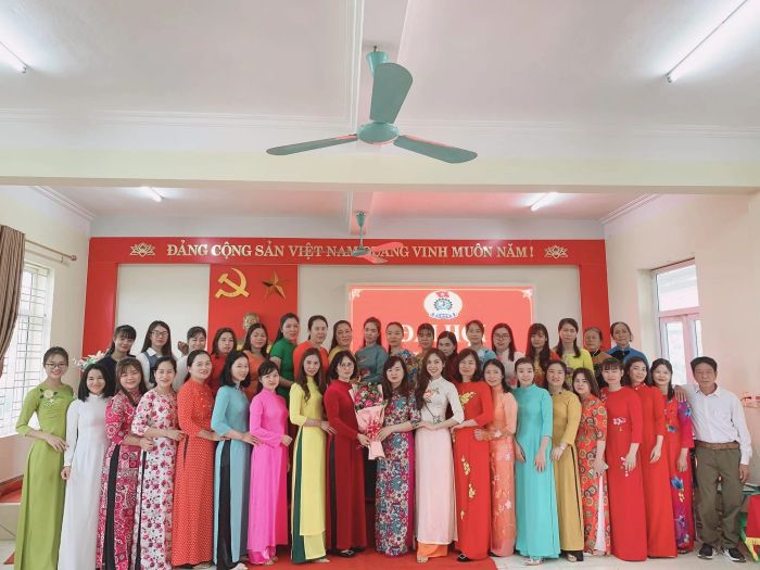Khuôn viên xanh mát của Trường Mầm Non Vạn Ninh