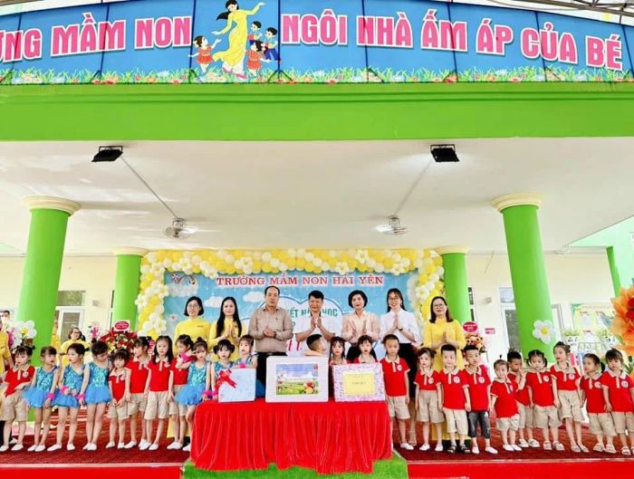 Khám phá không gian học tập hiện đại tại Trường Mầm Non Hải Yên qua những hình ảnh chân thực về lớp học sáng tạo và khu vui chơi đầy màu sắc