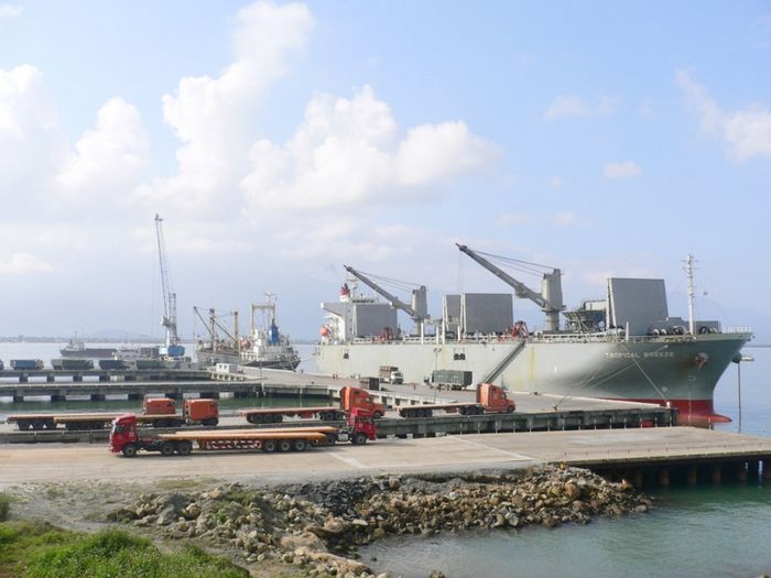 Toàn cảnh Cảng Chân Mây nhìn từ trên cao