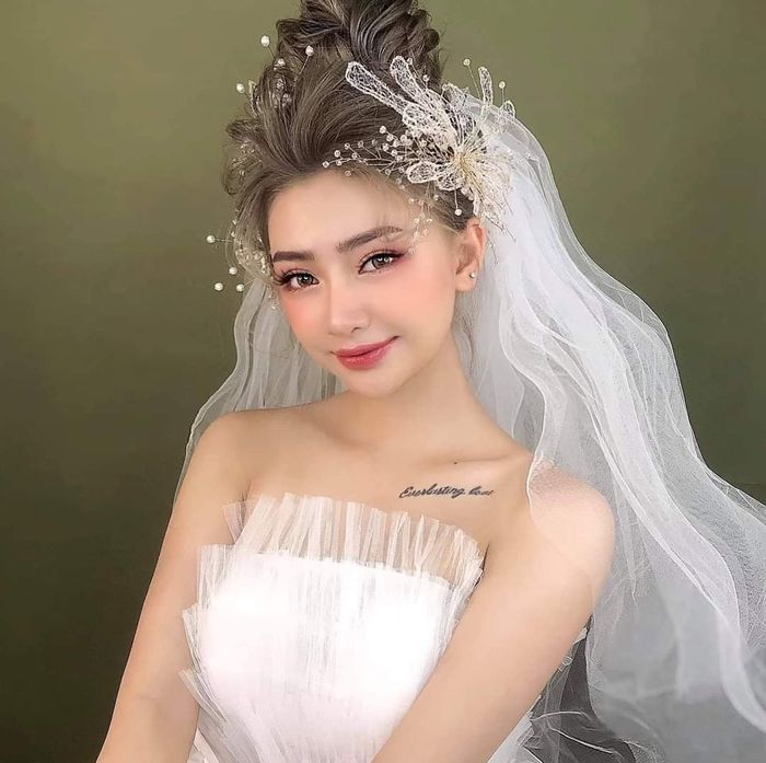 BST trang điểm cô dâu ấn tượng tại Studio Hoàng Bách