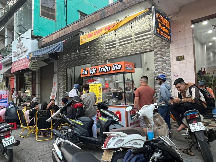 Hình ảnh bánh tráng đặc sản tại Triệu Gia