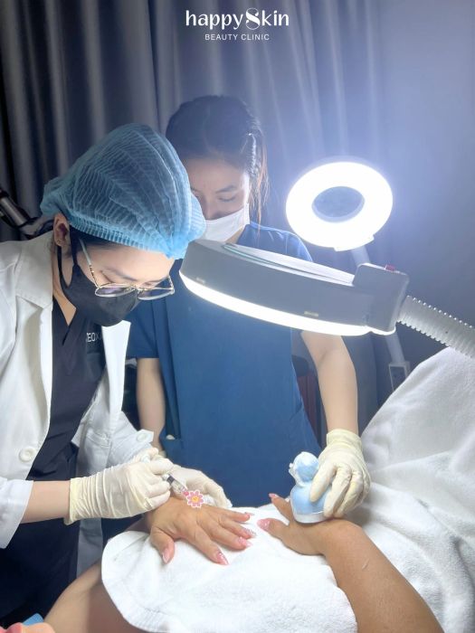Hình ảnh minh họa quy trình chăm sóc da chuyên nghiệp (Nguồn: Happy Skin Beauty Clinic)
