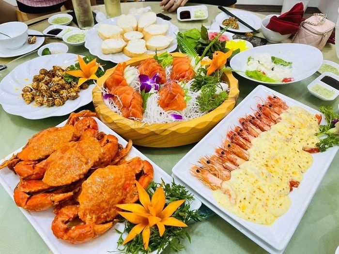 Bữa tiệc hải sản thượng hạng tại Hải Sản Ngon Vĩnh Phúc - Ảnh 3