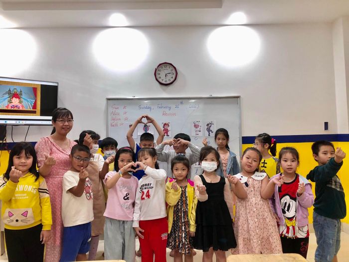 Trung Tâm Ngoại Ngữ Bắc Mỹ tự hào về cơ sở vật chất đạt chuẩn và các chương trình giảng dạy hiệu quả, mang đến sự tự tin cho học viên trong hành trình chinh phục ngoại ngữ.