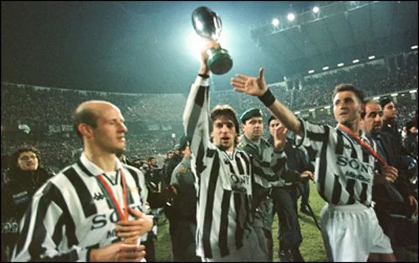 Hai lần vinh quang châu Âu của Juventus