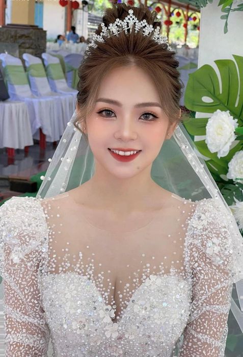 BST trang điểm cô dâu ấn tượng tại Áo cưới Đàm Thắm