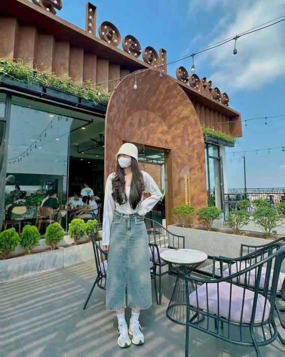 Không gian hiện đại tại The Local Coffee - góc sống ảo đầy phong cách