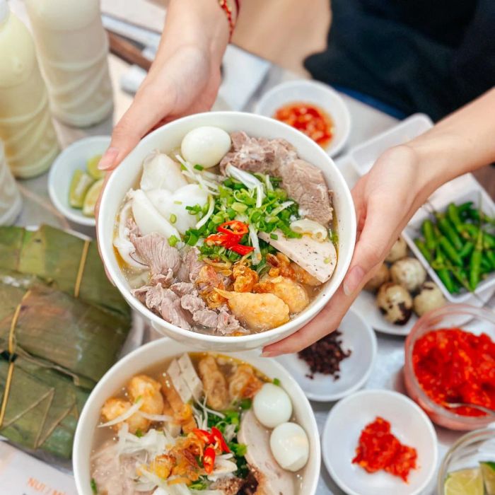 Tô bánh canh tôm thơm ngon đặc trưng tại quán 111 - Ảnh 1
