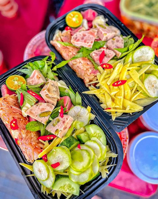 Hình ảnh món tré trộn đặc biệt tại Nem Chả Bang