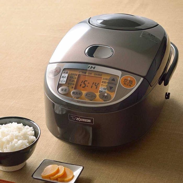 Hình ảnh chân thực nồi cơm điện Zojirushi cao cấp