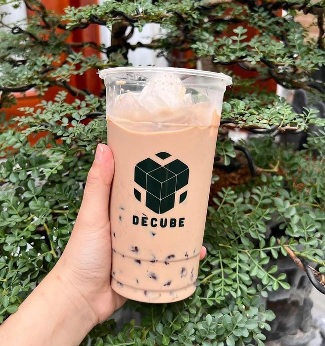 Dè CuBe Tea & Coffee - Góc sống ảo đầy nghệ thuật