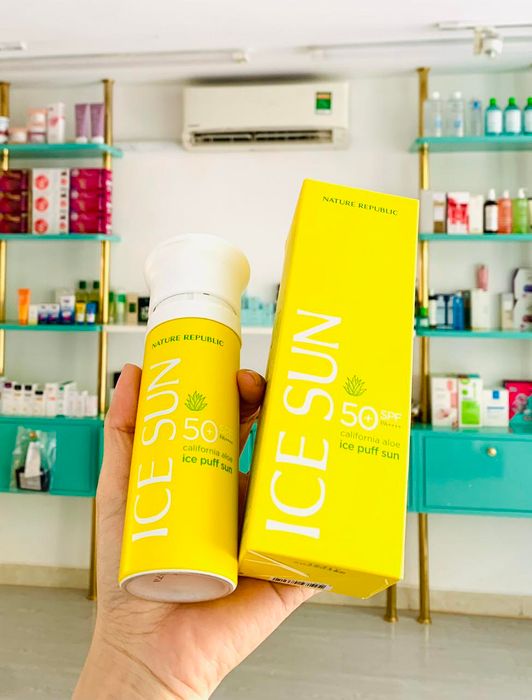 Không gian sang trọng tại Sunny Cosmetic SG