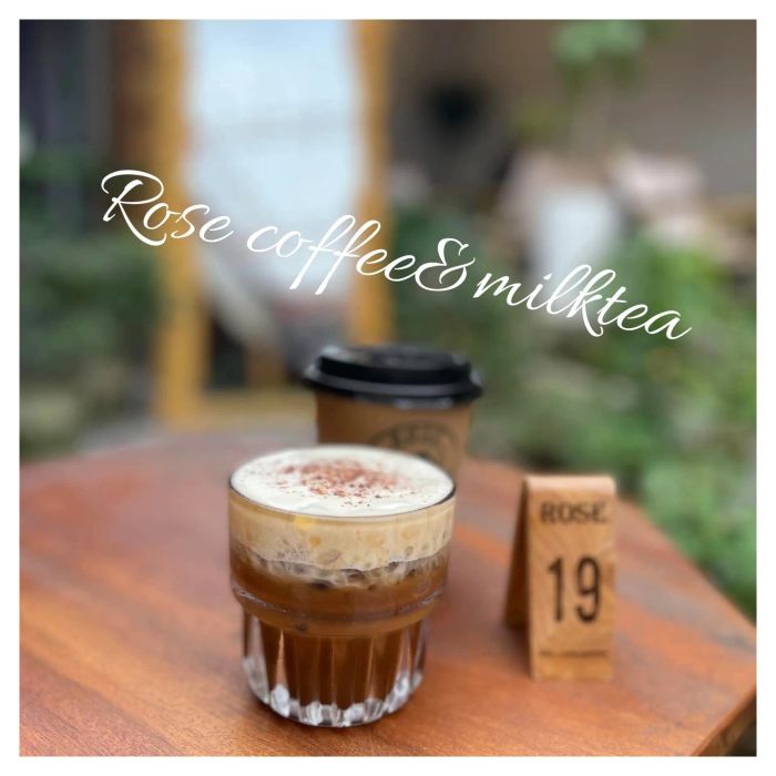 Góc quán đầy nghệ thuật tại Coffee Rose - không gian sống ảo lý tưởng