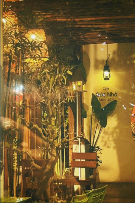 Khoảnh khắc bình yên giữa không gian cổ điển tại Góc Nhỏ