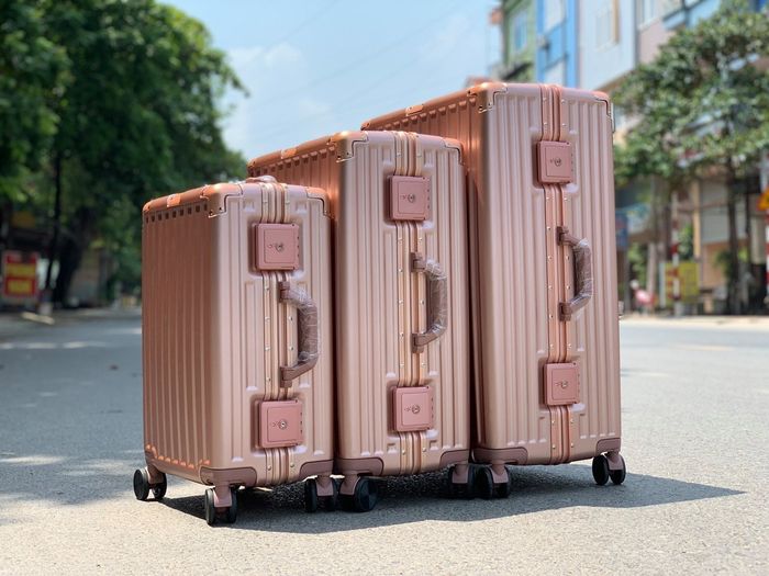 Bộ sưu tập vali đa dạng mẫu mã tại Lydia