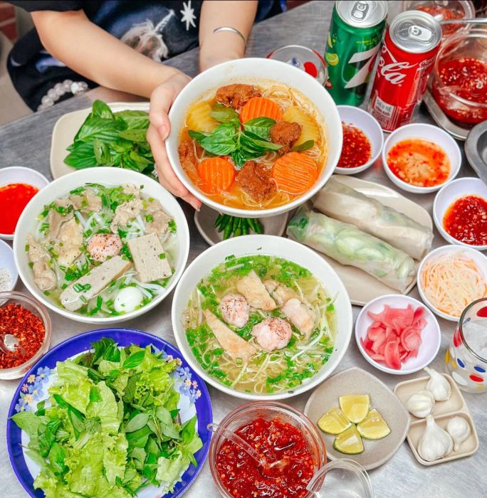 Hình ảnh tô bánh canh thơm ngon tại Quán Bố Già
